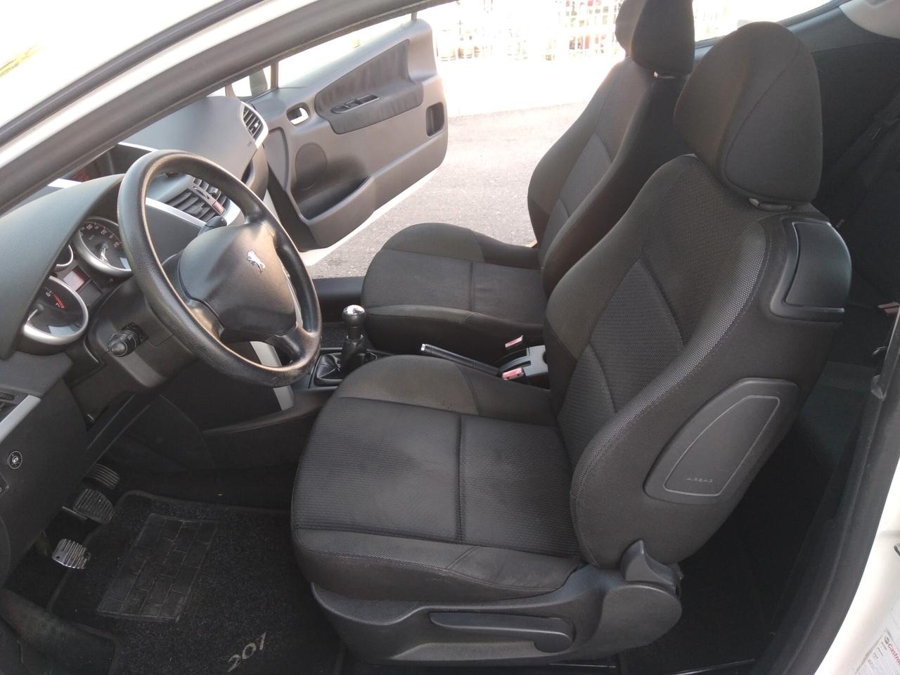 Peugeot 207 1.4 8V 75CV 3p. Energie ECO GPL x neopatentati