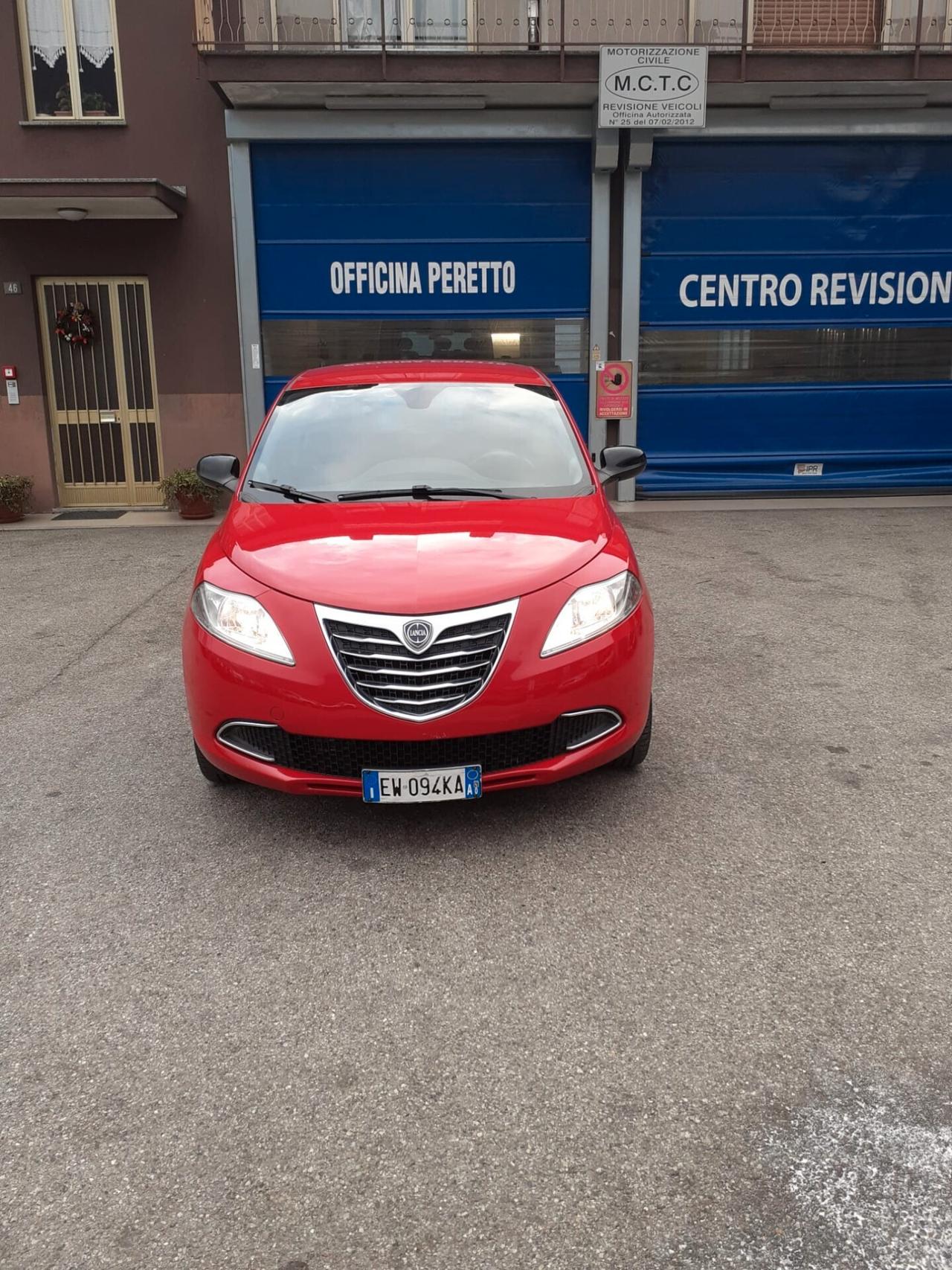 Lancia Ypsilon 0.9 TwinAir 85 CV 5 porte S&S Silver