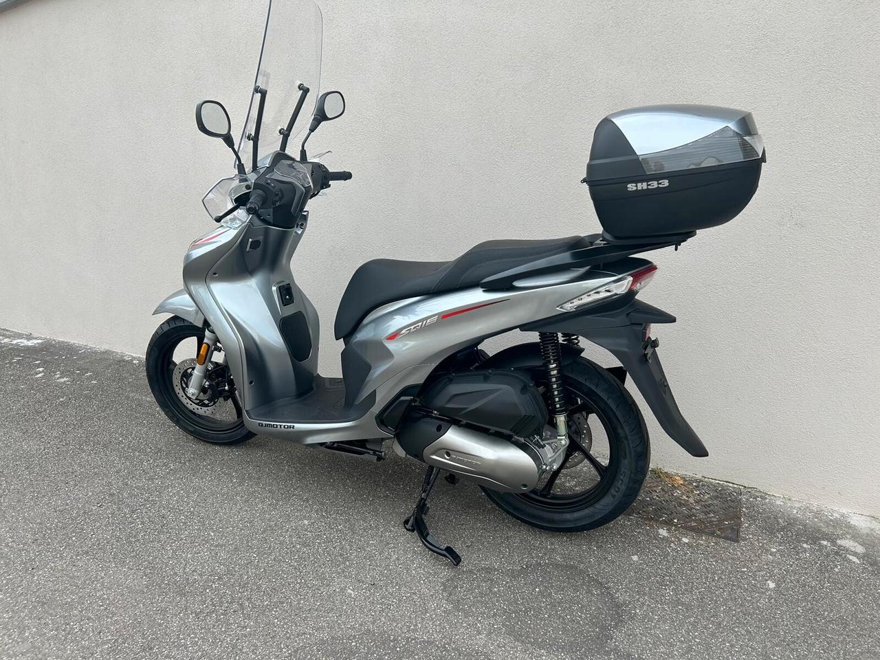 QJ scooter 125. SQ 16 SILVER