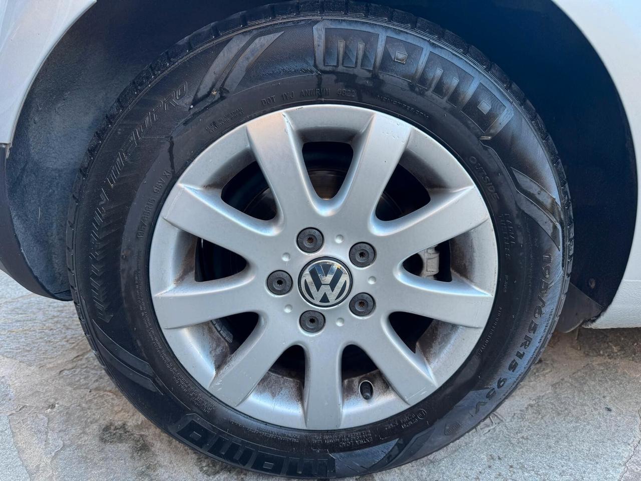 VW GOLF 1.6 16V FSI 5p. NEOPATENTATI