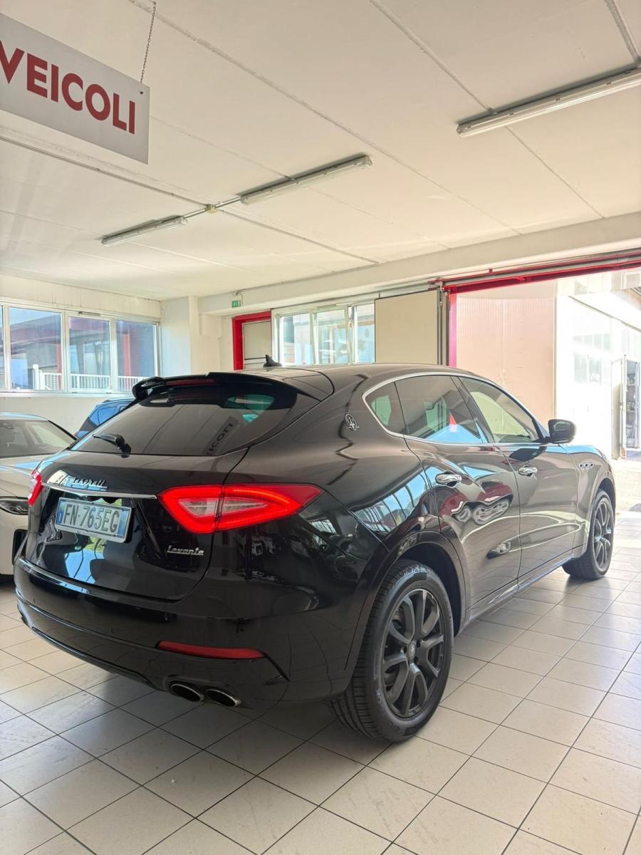 MASERATI - Levante - V6 Diesel 275 CV AWD Nerissimo