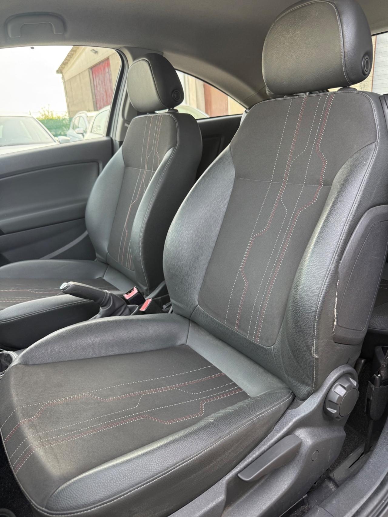 Opel Corsa 1.2 85CV 3 porte GPL-TECH b-color