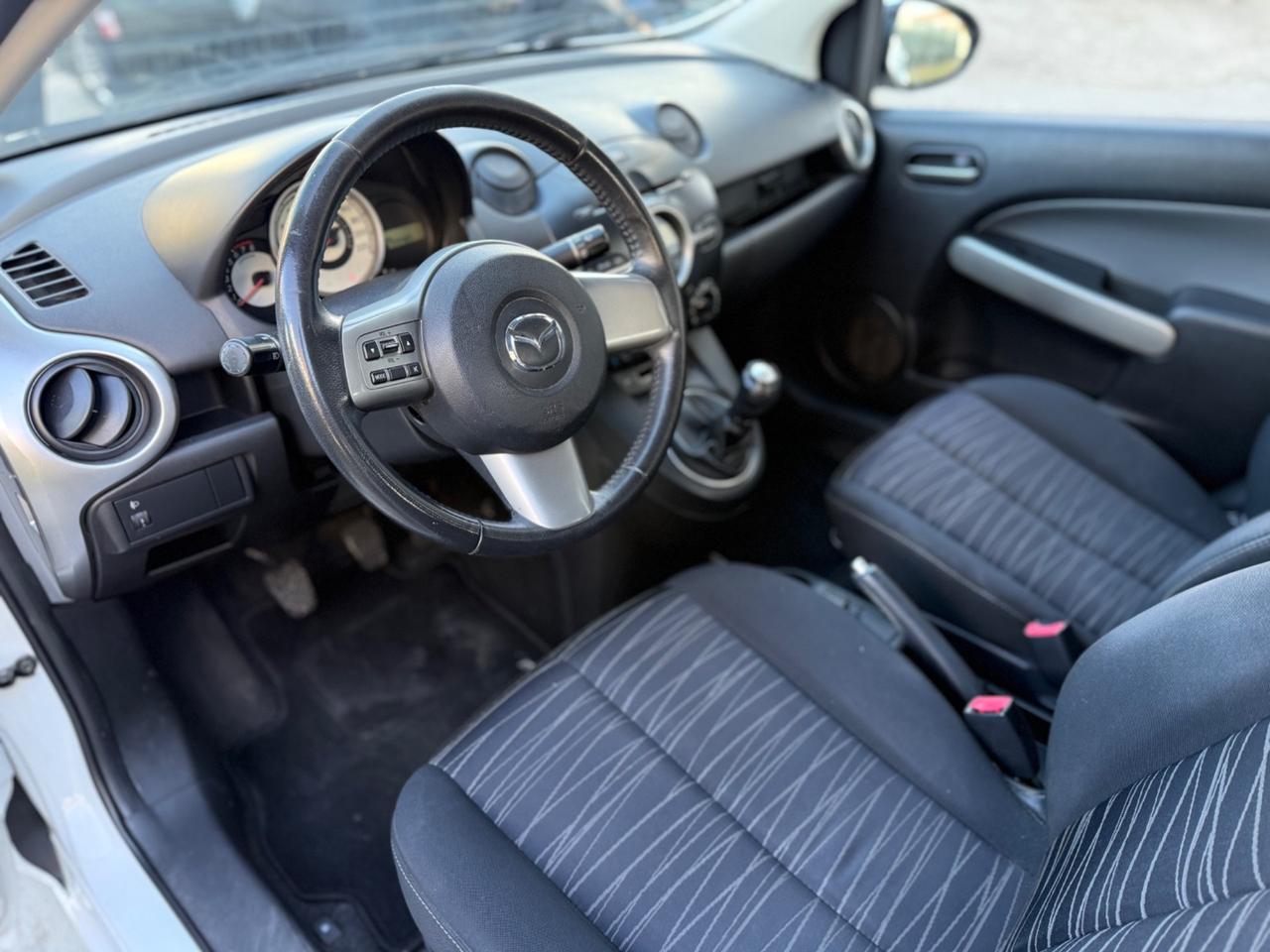 Mazda 2 1.3 Benzina 75CV 5p. 2010 Neopatentati