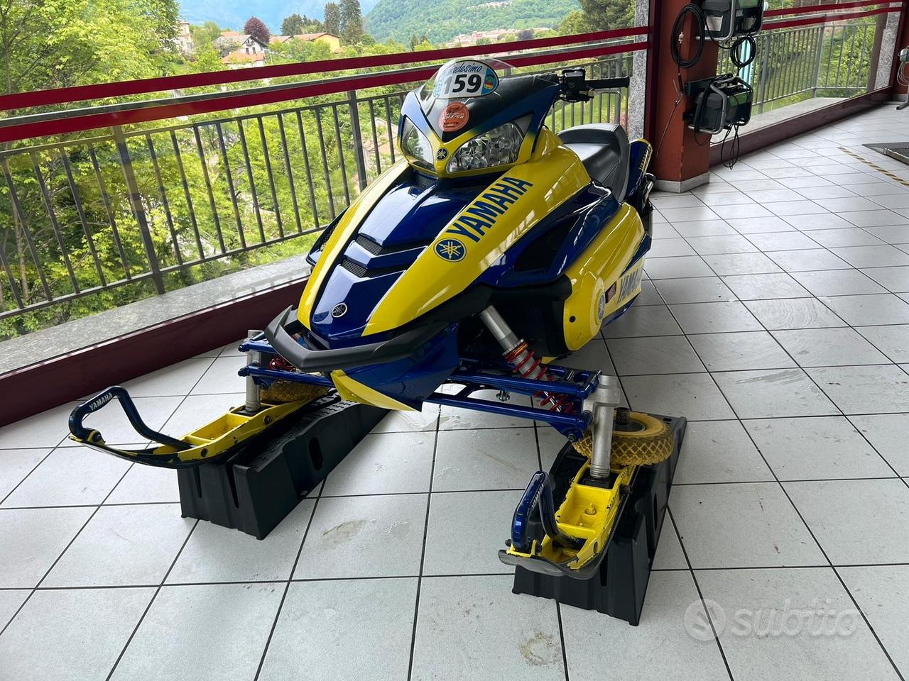 Motoslitta yahama r1