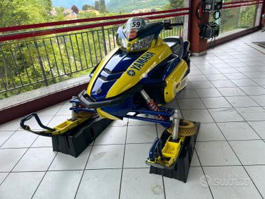 Motoslitta yahama r1