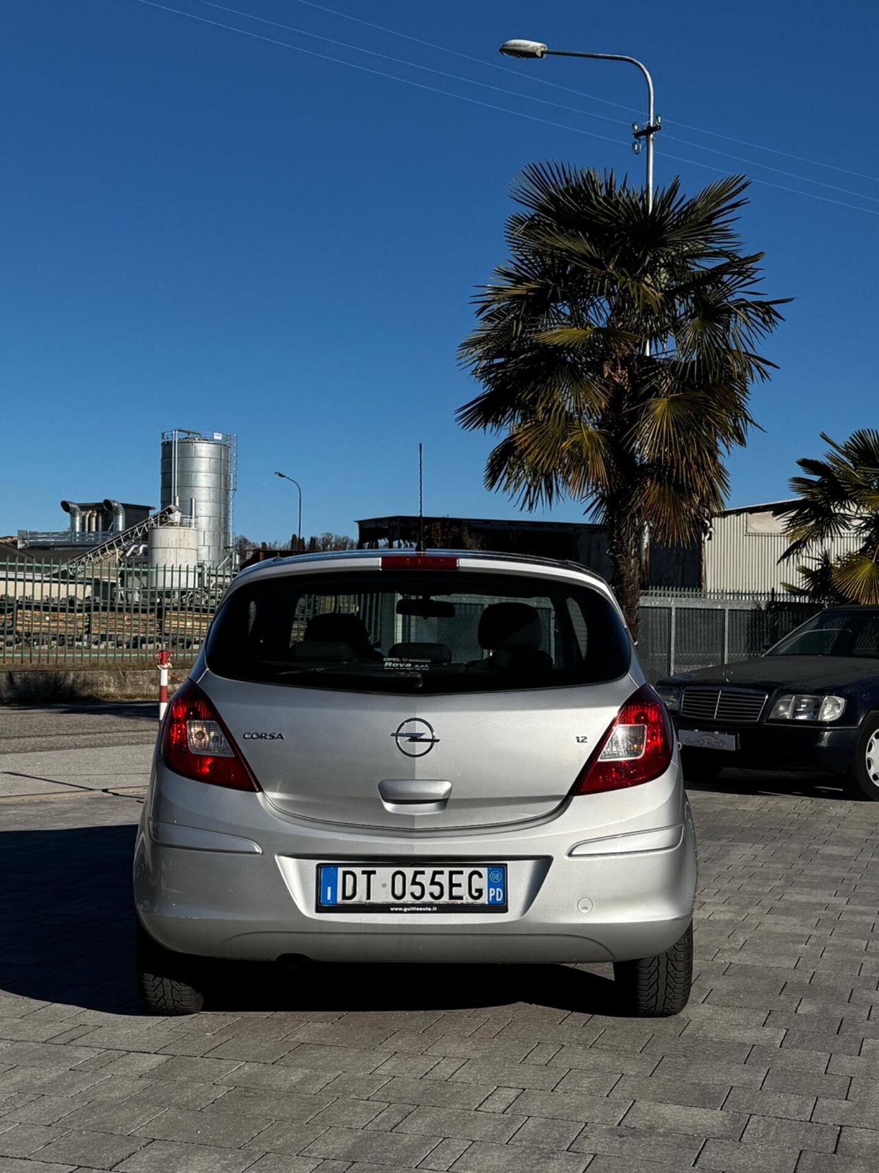 Opel Corsa 1.2 5 porte OK NEOPATENTATI