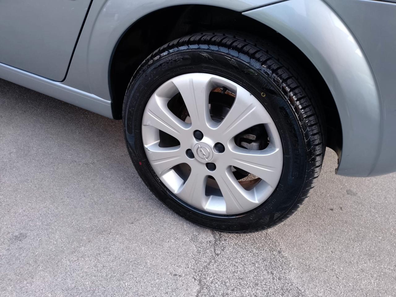 Opel Meriva 1,4 Benzina Allestimento Cosmo