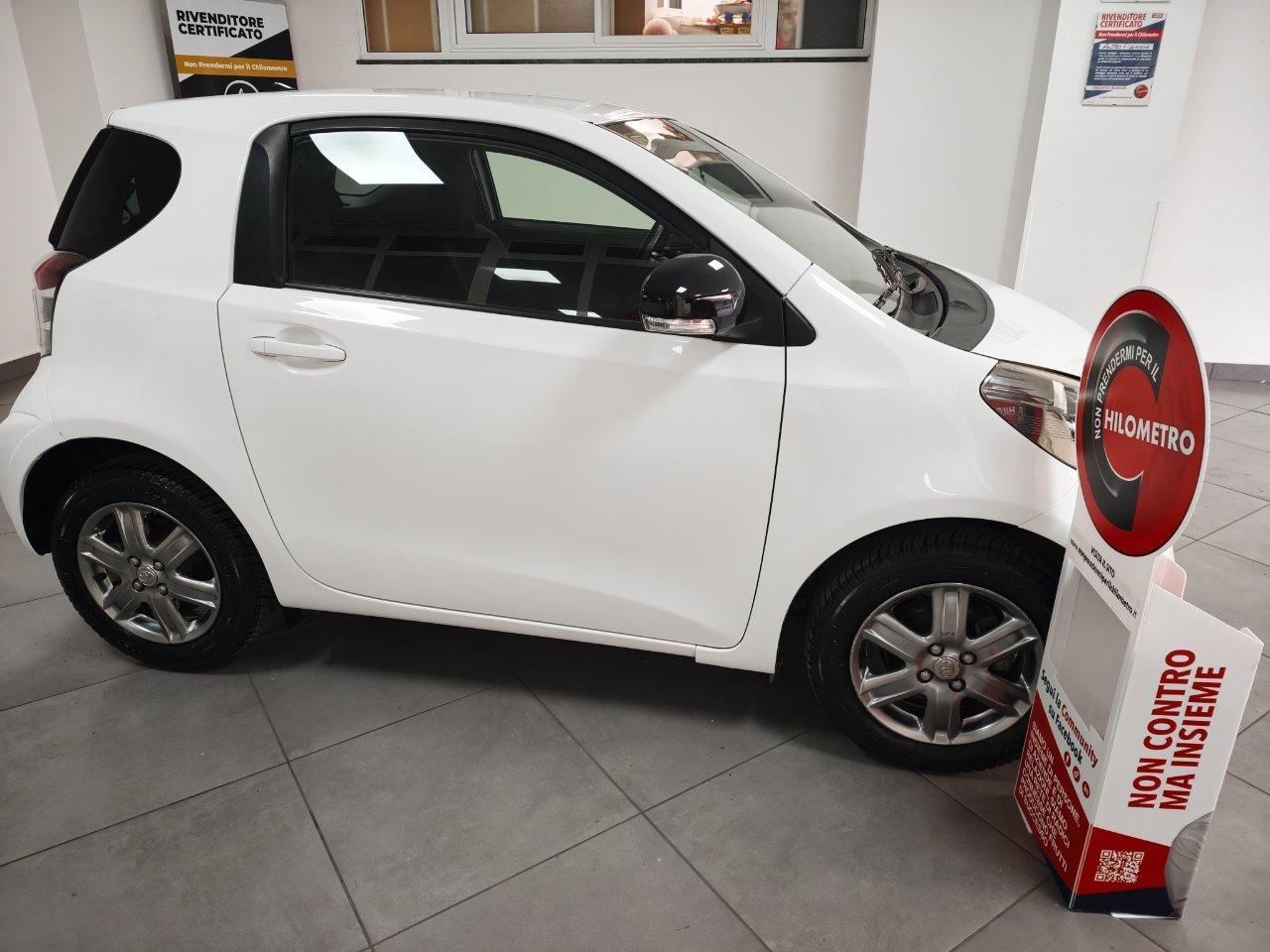 Toyota iQ 1.0 Tobasco cvt