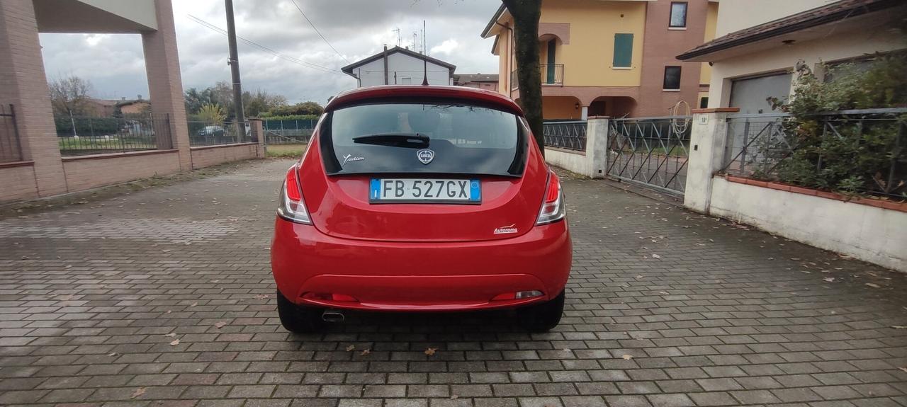 Lancia Ypsilon 1.2 69 CV 5 porte GPL Ecochic Silver