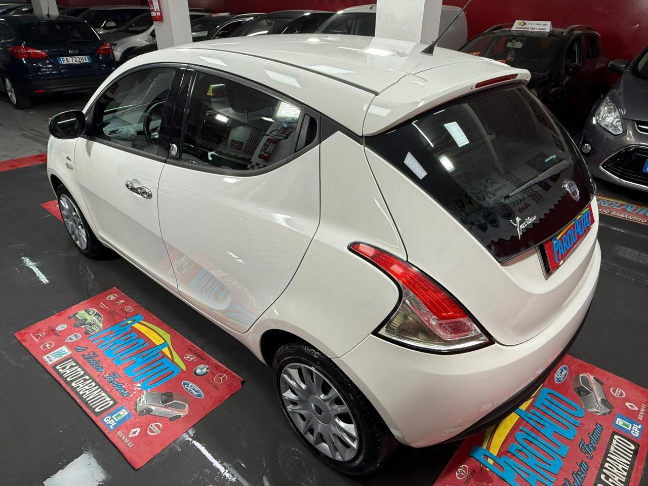 Lancia Ypsilon 1.2 69cv GPL Ecochic - 2012