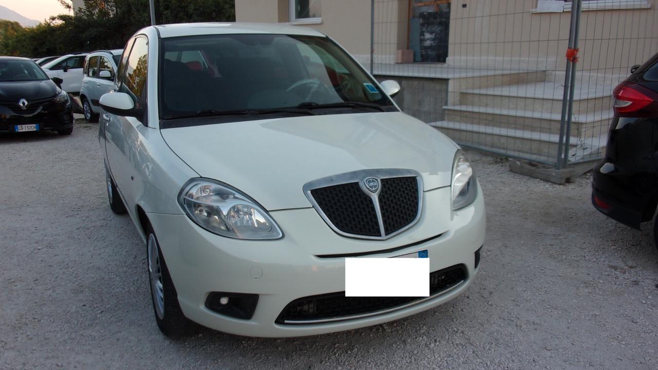 Lancia Ypsilon 1.4 Oro Ecochic GPL