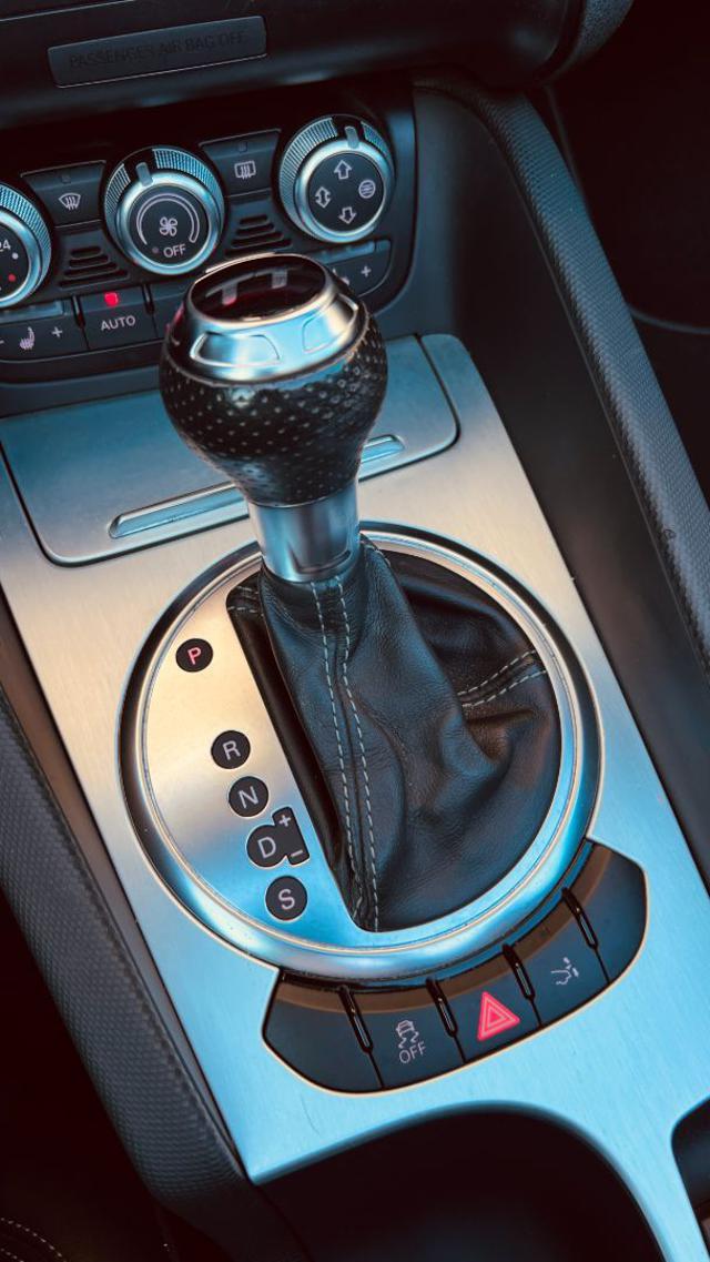 AUDI TT Roadster 2.0 TDI quattro S tronic 2 x S line 19"