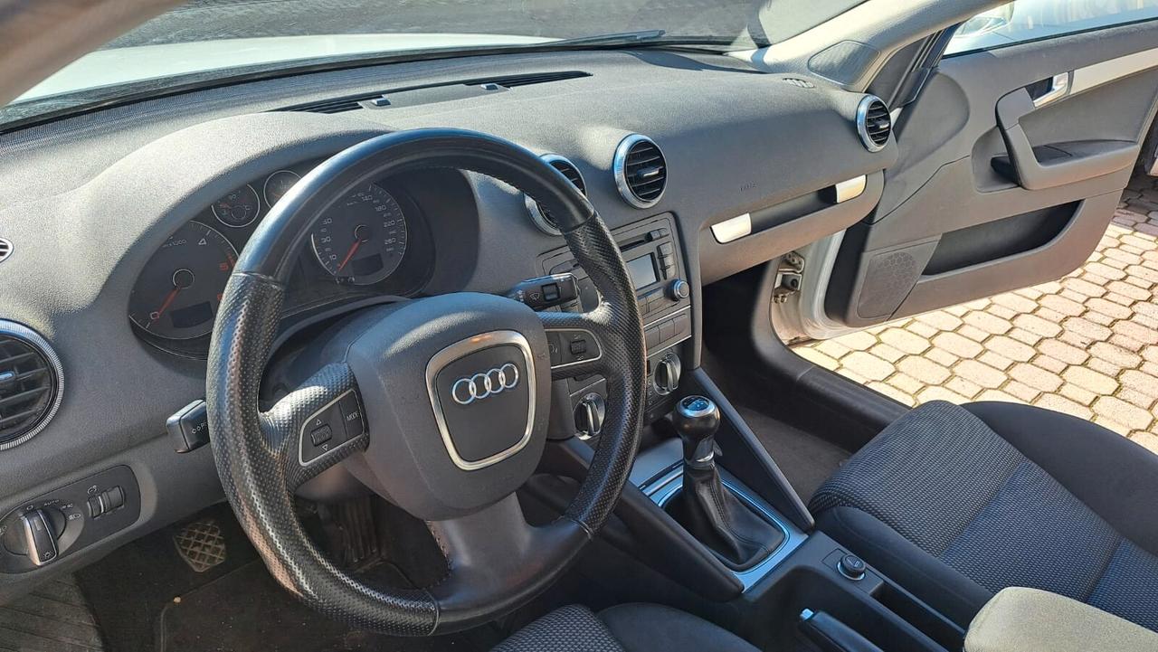 Audi A3 SPB 1.6 TDI 105 CV CR Ambition