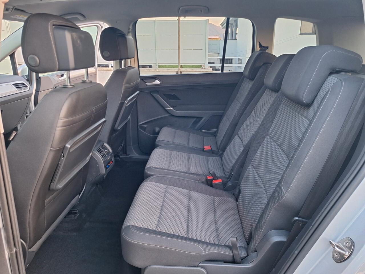 Volkswagen Touran 2.0 TDI 150cv Business NAV+RETROCAM. 2019