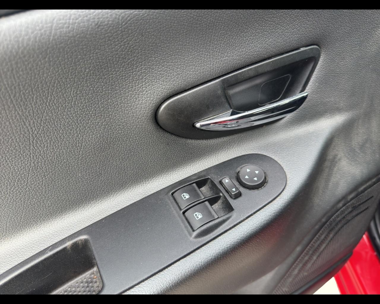 LANCIA Ypsilon 3ª serie - Ypsilon 0.9 TwinAir 85 CV 5 porte S&S Gold