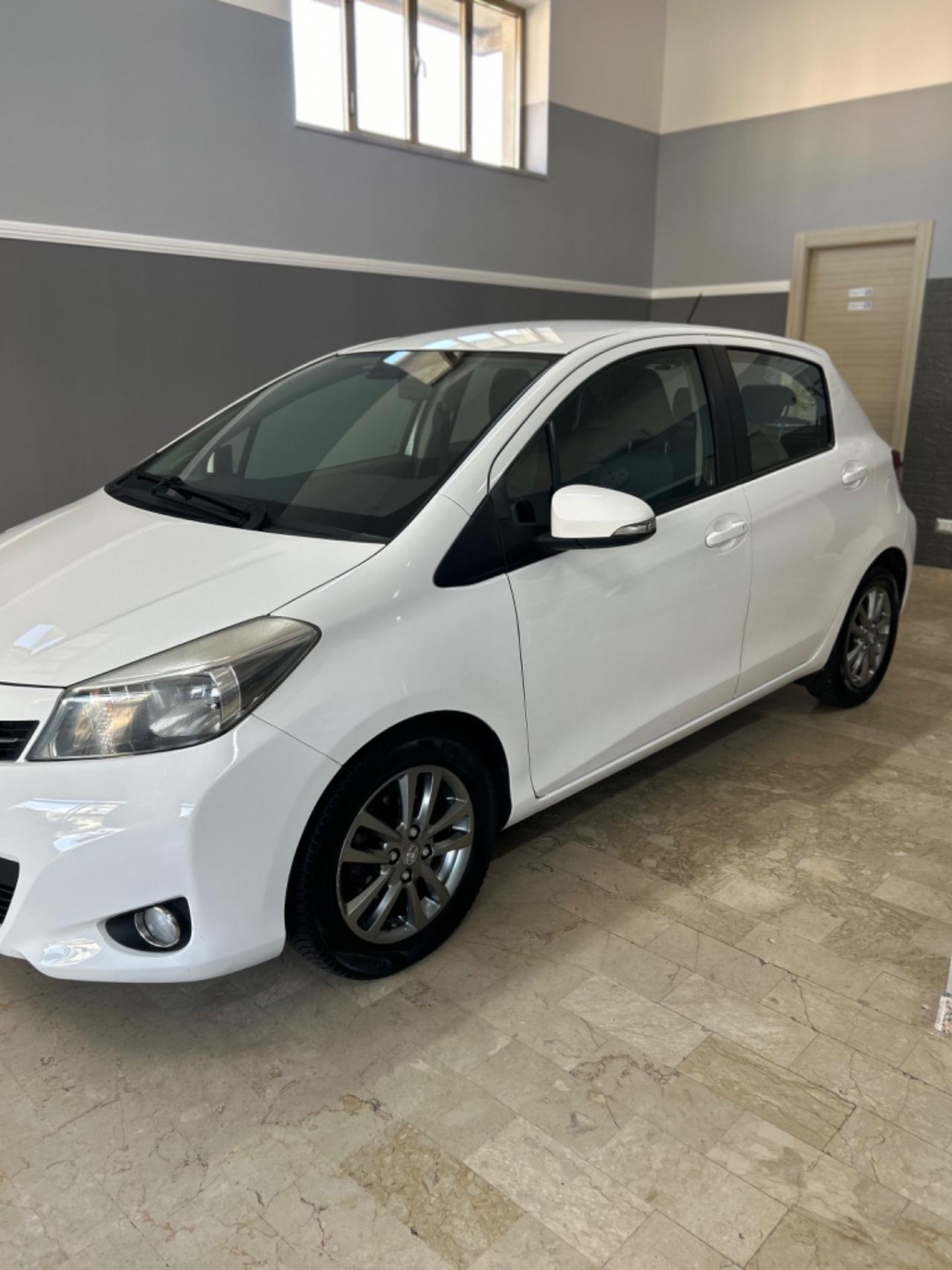Toyota Yaris 1.4 D-4D 5 porte Lounge