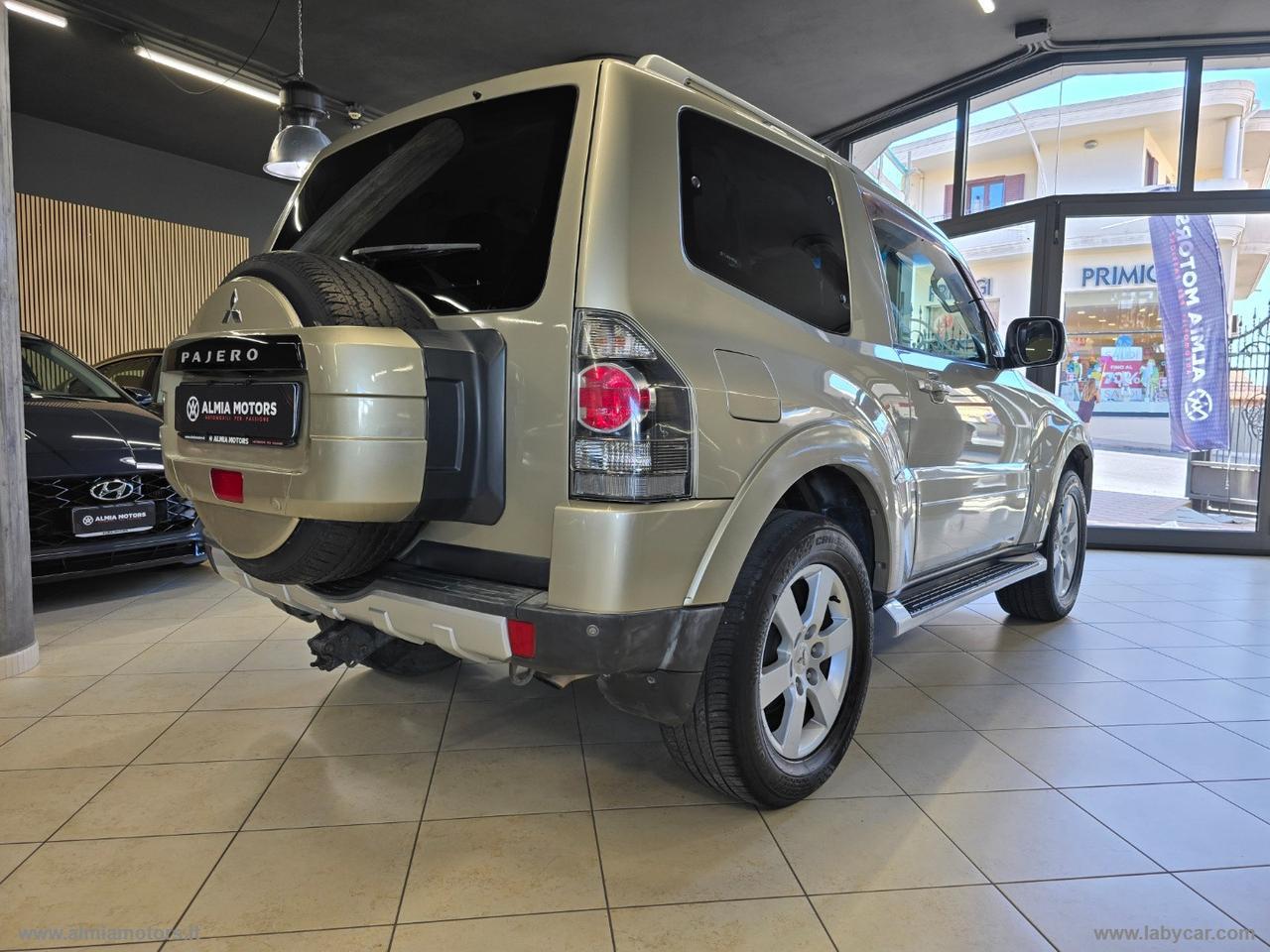 MITSUBISHI Pajero 3.2 DI-D 16V A/T 3p. Instyle