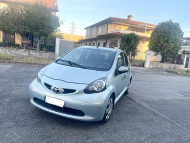 Toyota Aygo 1.0 12V VVT-i 5 porte Benzina per Neopatentati