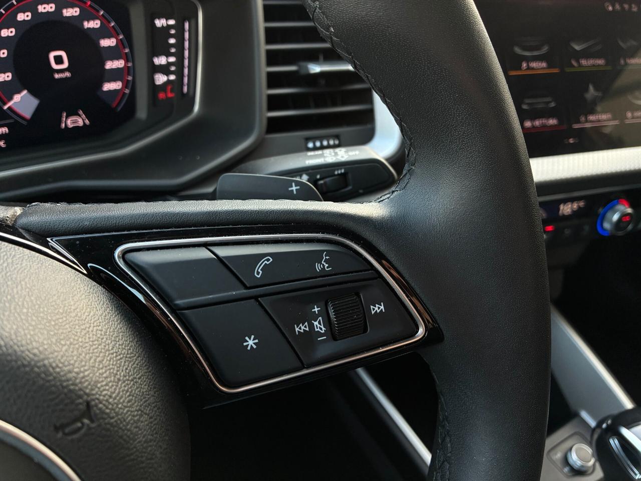 Audi A1 SPB 30 TFSI S tronic Identity Black