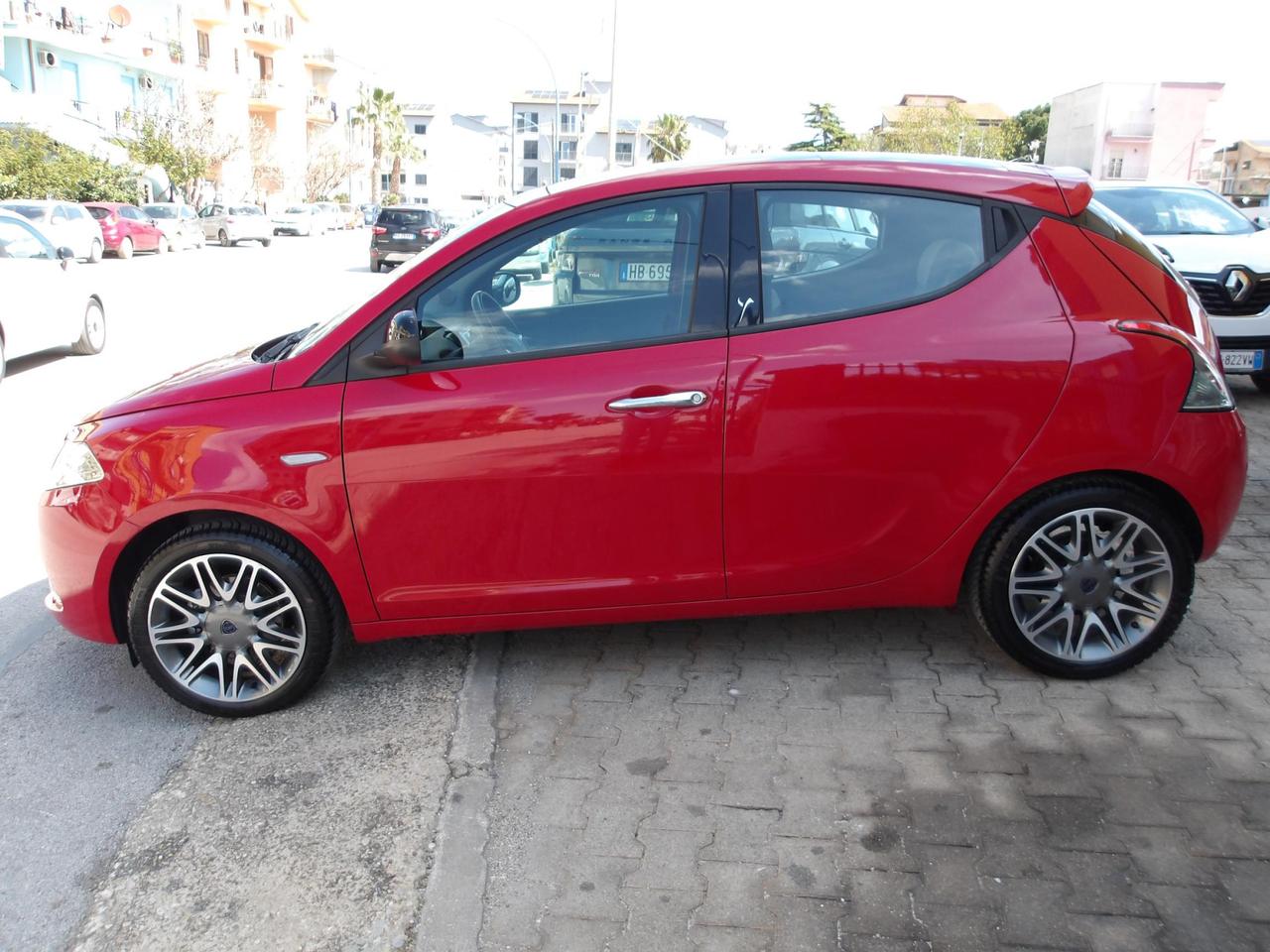 Lancia Ypsilon 5 Porte Ypsilon 0.9 t.air Gold 85cv dfn