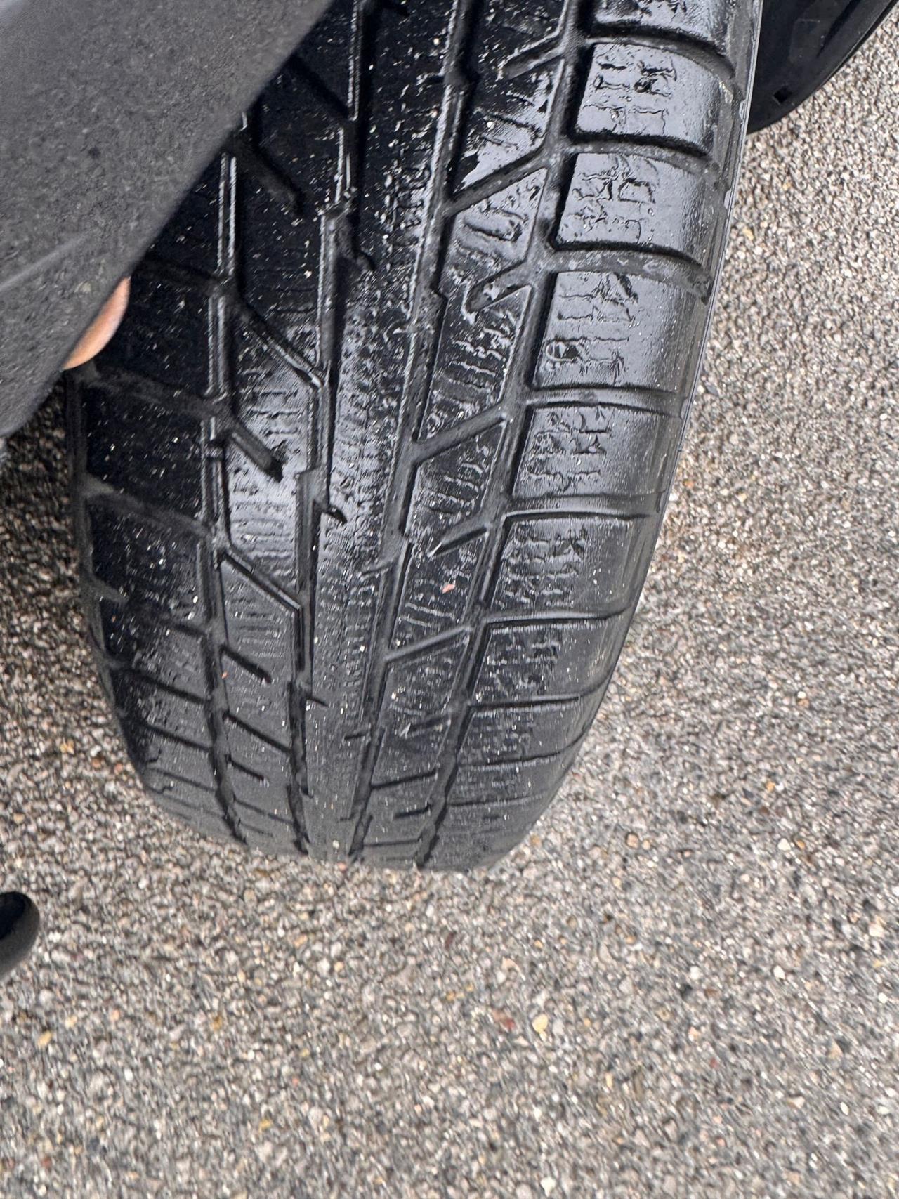 Toyota Yaris 1.0i 16V cat 5 porte Sol