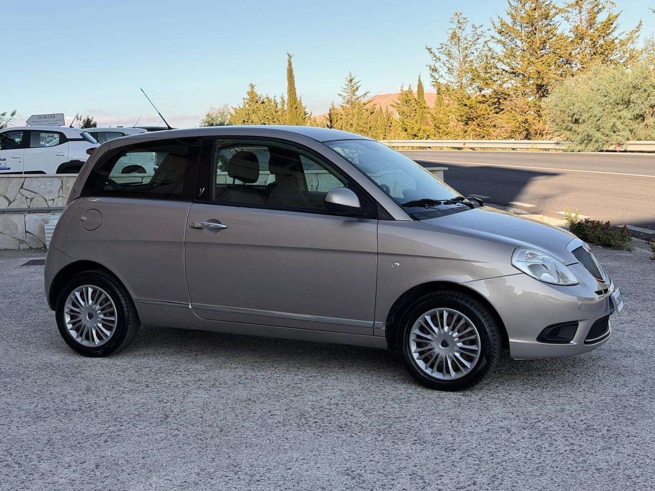 Lancia Ypsilon 1.2 69 CV Platino - SOLI 31.000KM
