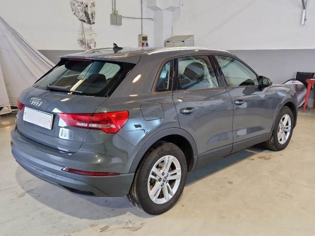 AUDI Q3 35 TDI S tronic Business Plus