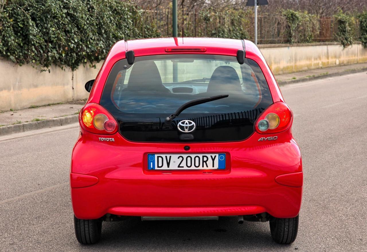 TOYOTA AYGO 1.0B CON SOLI 154.000KM DA VETRINA