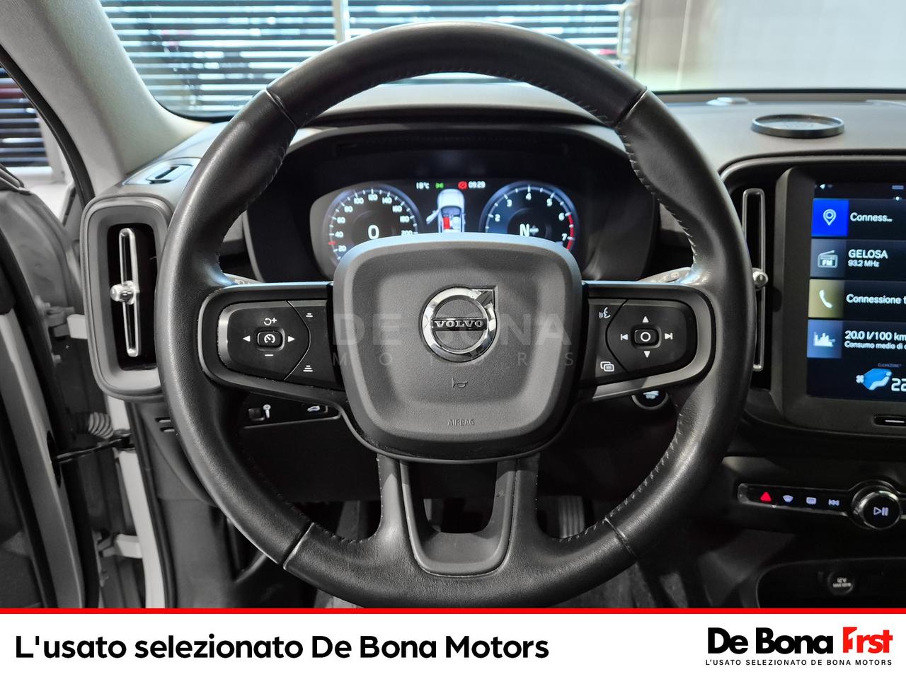 Volvo XC40 1.5 t3 momentum core 163cv my21