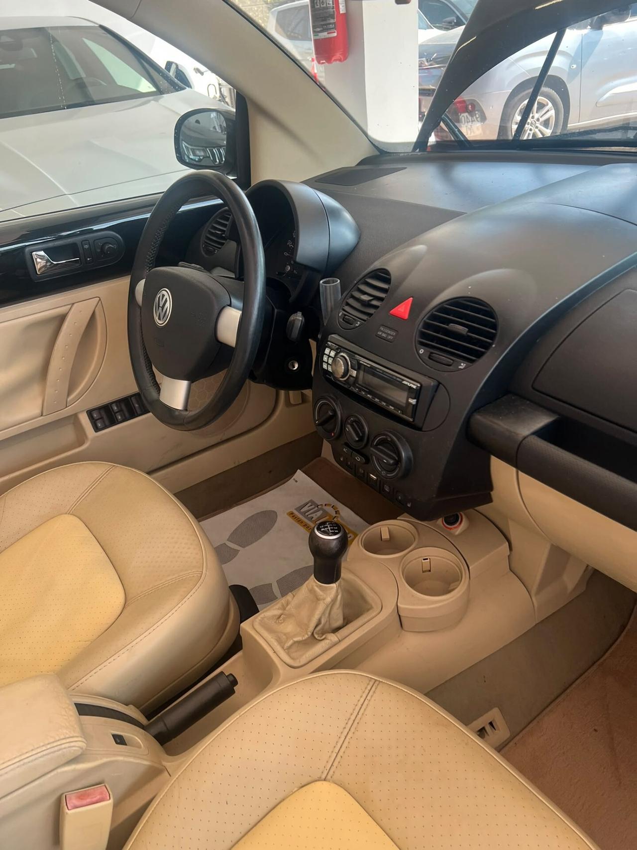 Volkswagen New Beetle 1.6 Cabrio