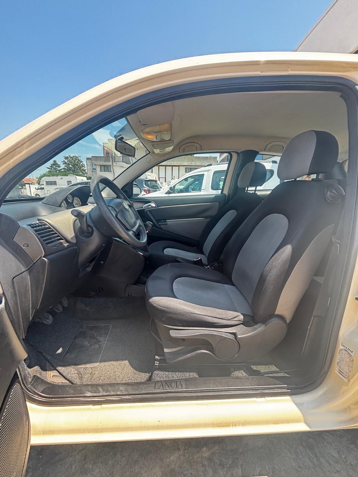 Lancia Ypsilon 1.2 16V Argento