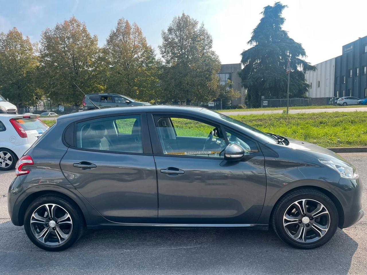 Peugeot 208 1.4 HDi 68 CV 5 porte Access
