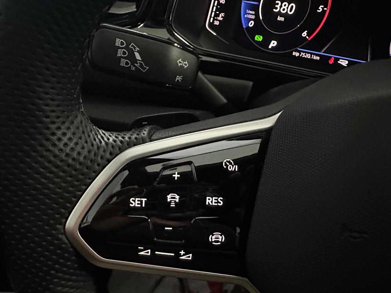 Volkswagen T-Roc 2.0 TDI SCR 150 CV DSG R-Line