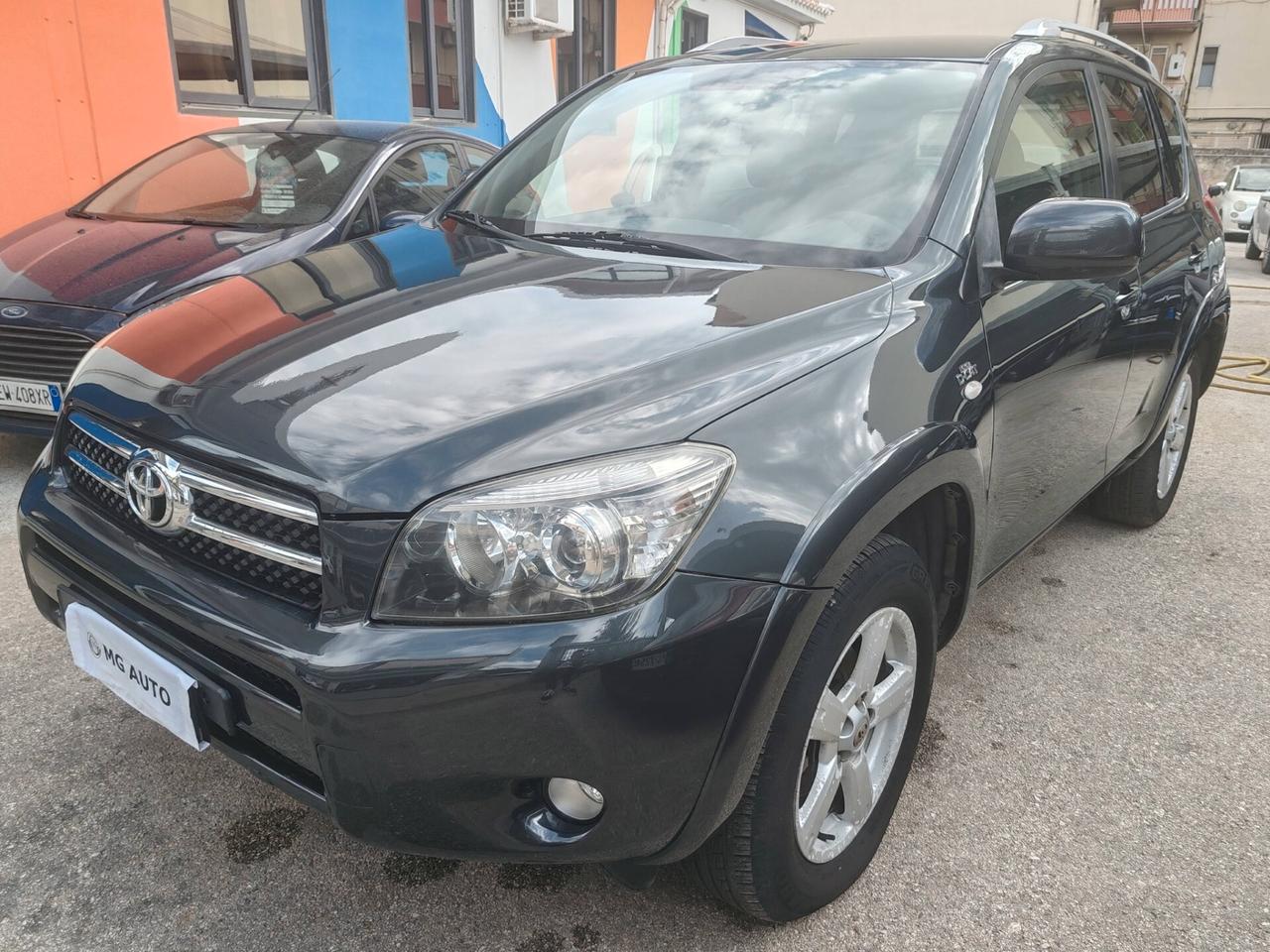 Toyota RAV 4 RAV4 2.2 D-4D 177 CV Luxury