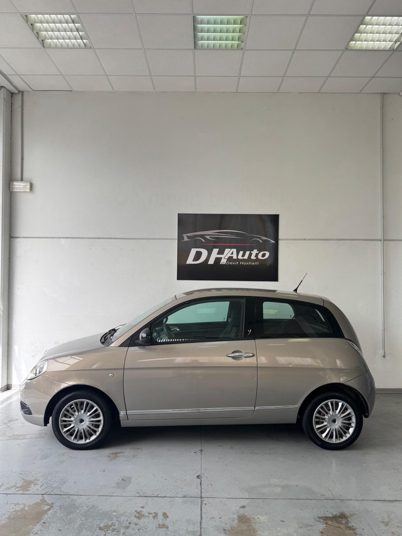 Lancia Ypsilon 1.2 69 CV Unyca