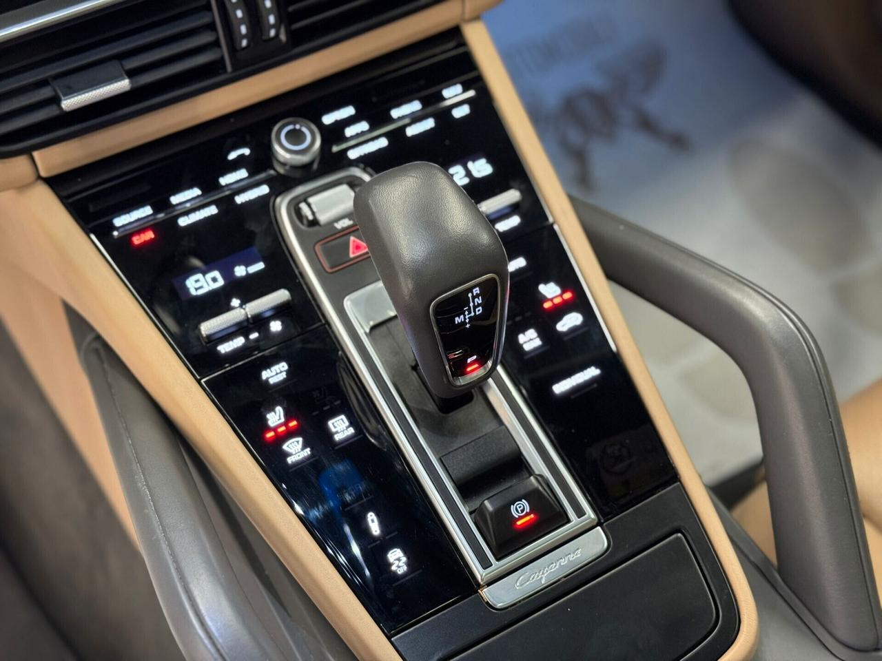 Porsche Cayenne Coupé 3.0 340 CV E-Hybrid TETTO PANORAMICO