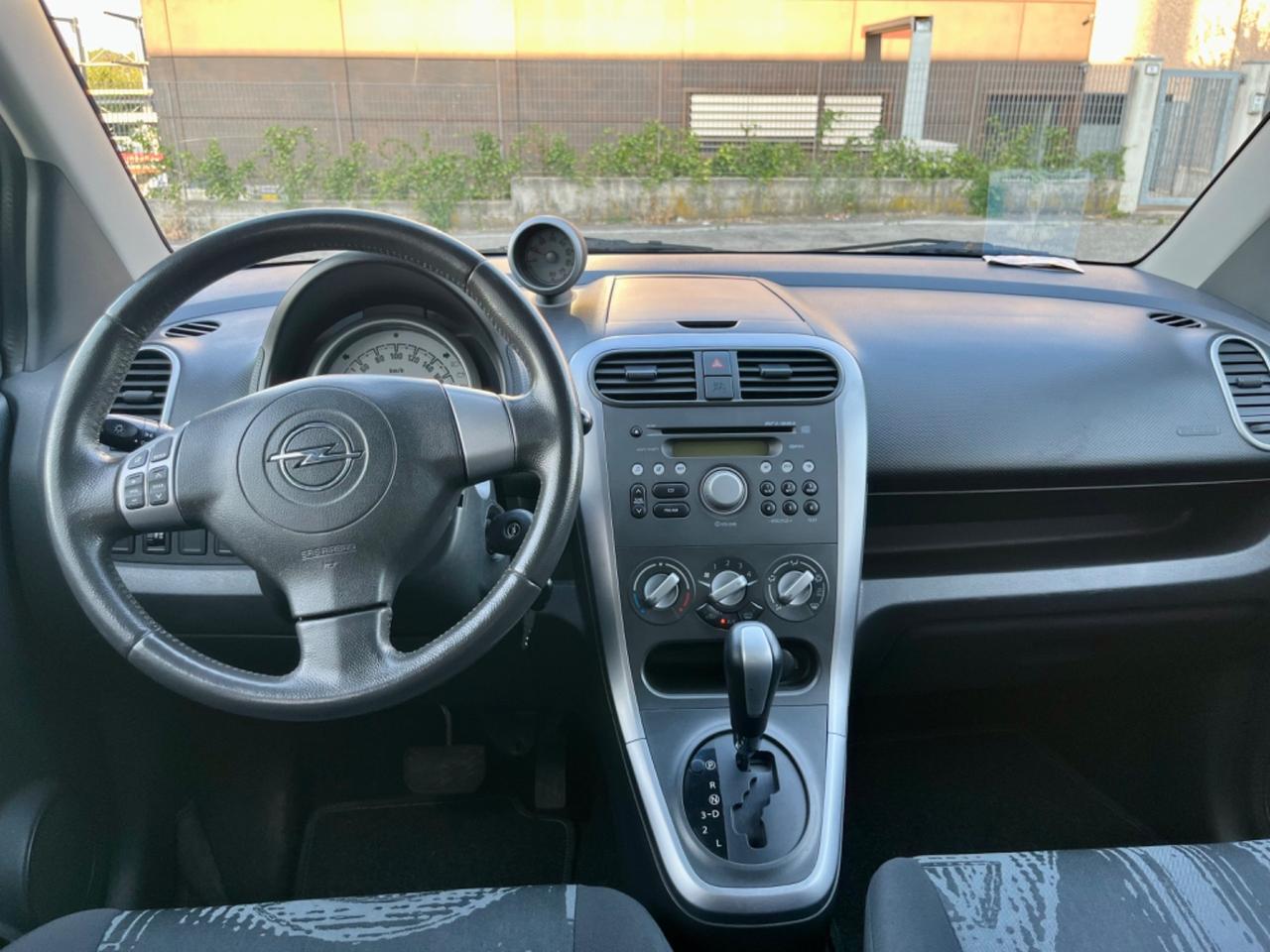 Opel Agila 1.2benz 2011 141.000km cambio automatico perfetta