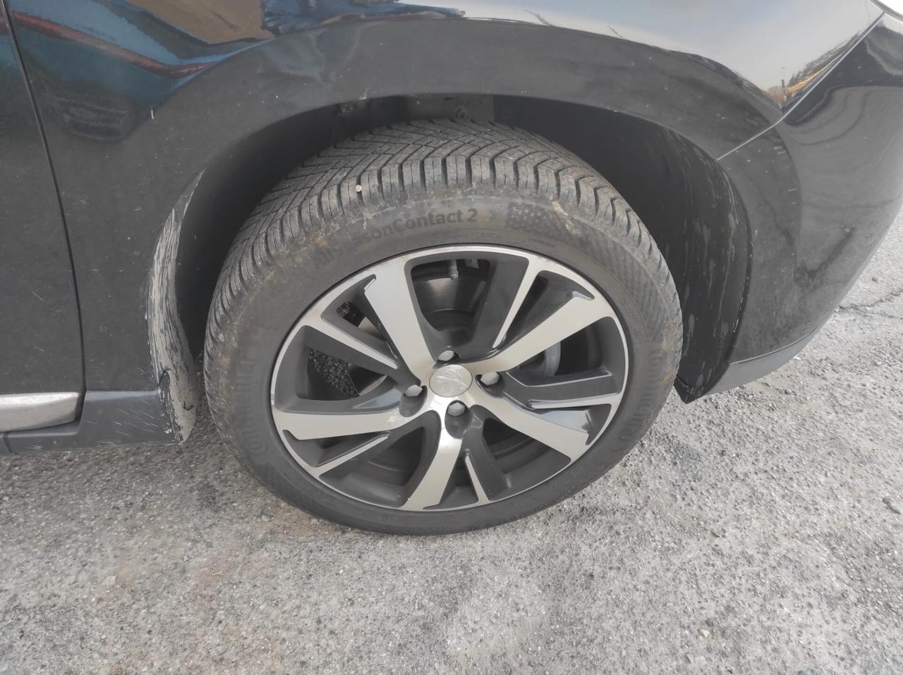 Peugeot 2008 1.6 VTi 120CV Allure