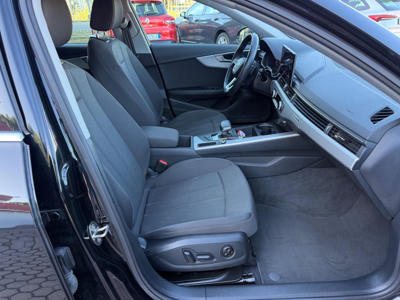 Audi A4 Avant 40 TDI quattro S tronic Business Advanced