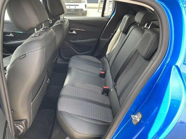 Peugeot 208 motore elettrico 136 CV 5 porte Allure