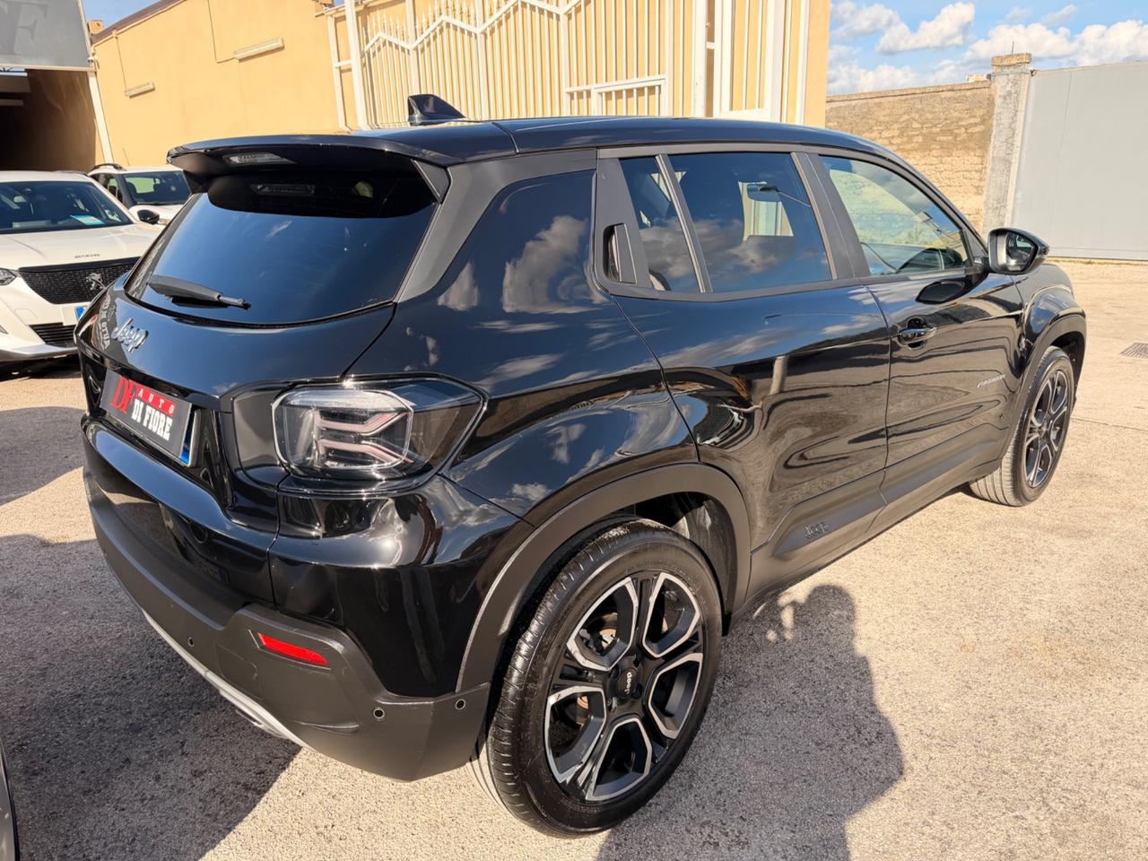 Jeep Avenger 1.2 100 CV Summit TOTAL BLACK