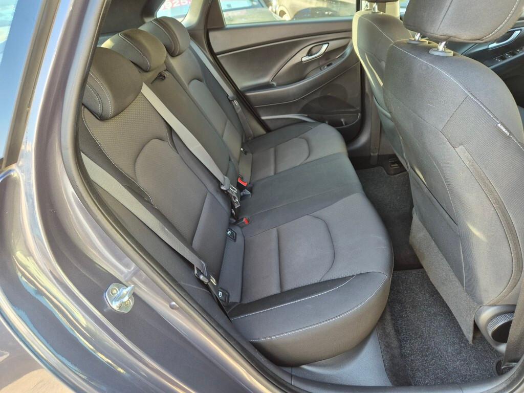 Hyundai i30 1.6 CRDi 110CV NAVI-LED-CAMERA