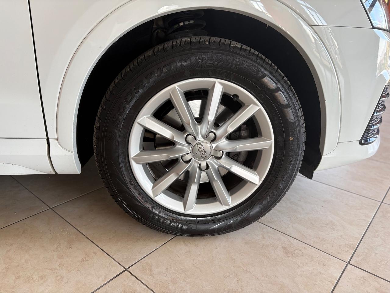 Audi Q3 2.0 TDI 120 CV Sport permuta e finanziamenti