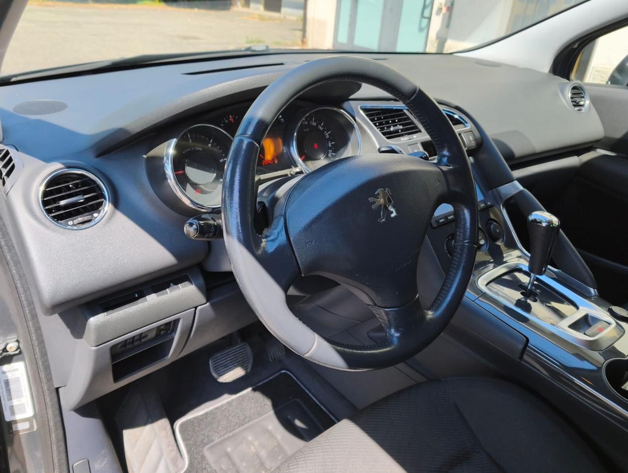 Peugeot 3008 1.6 HDi 110CV cambio robotizzato Tecno