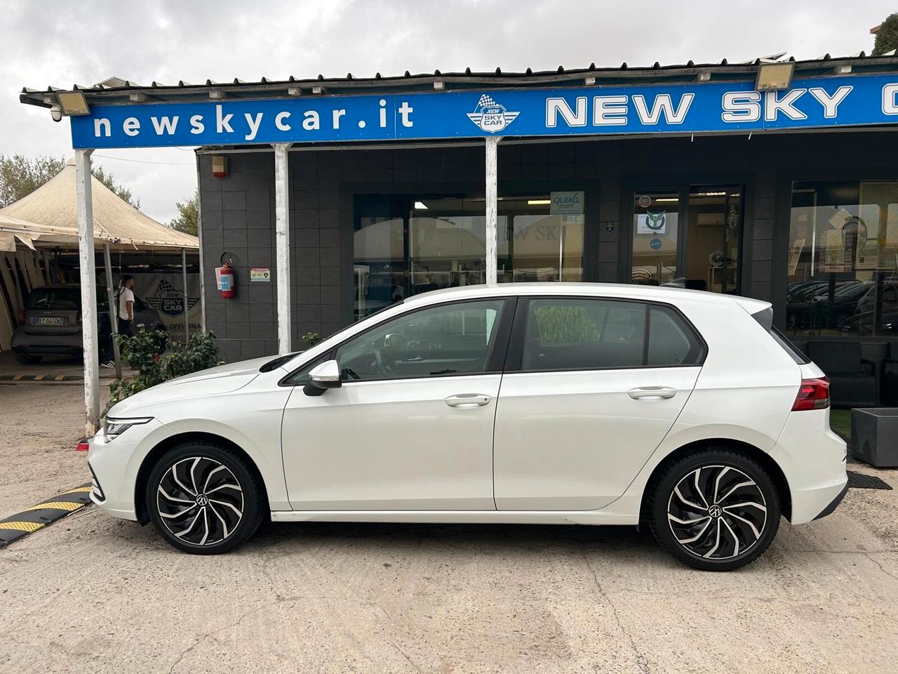 Volkswagen Golf 1.0 eTSI EVO DSG Life IVA ESPOSTA