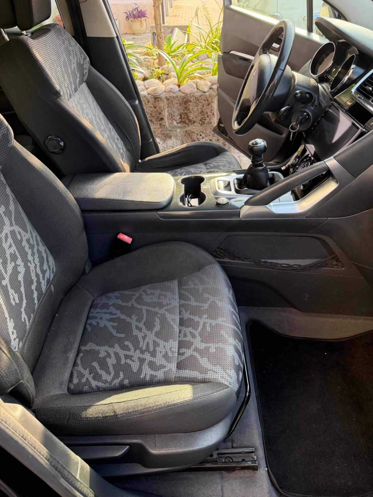 Peugeot 3008 1.6 HDi 112CV Business