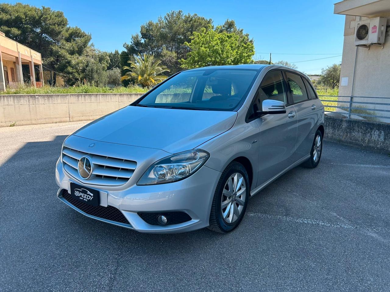 Mercedes-benz B 180 2012