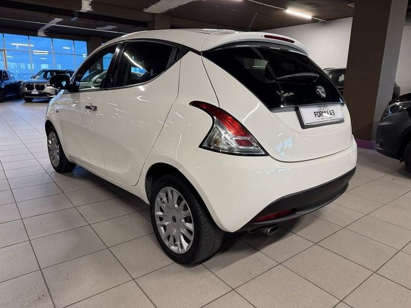 Lancia Ypsilon 1.2 69cv S Momodesign