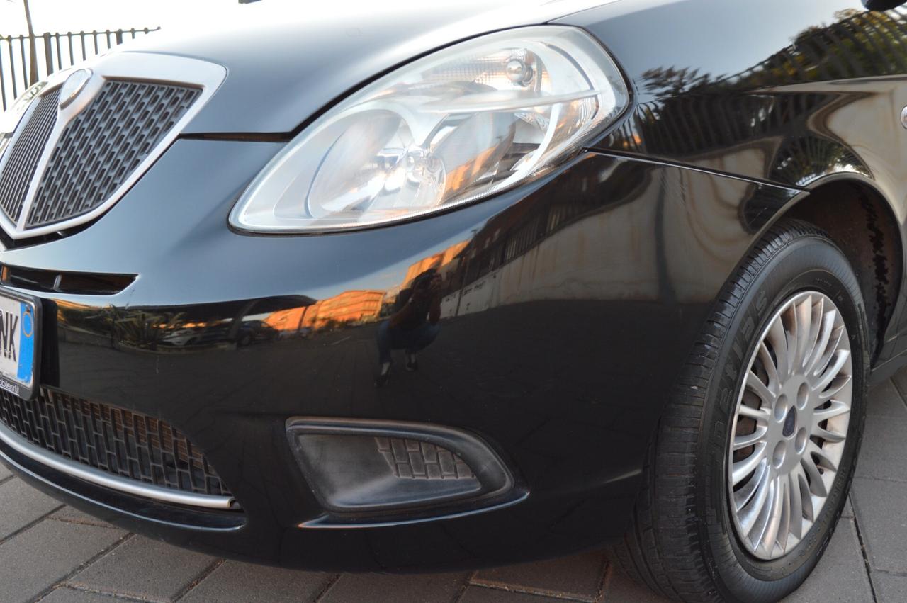 Lancia Ypsilon 1.2 Argento