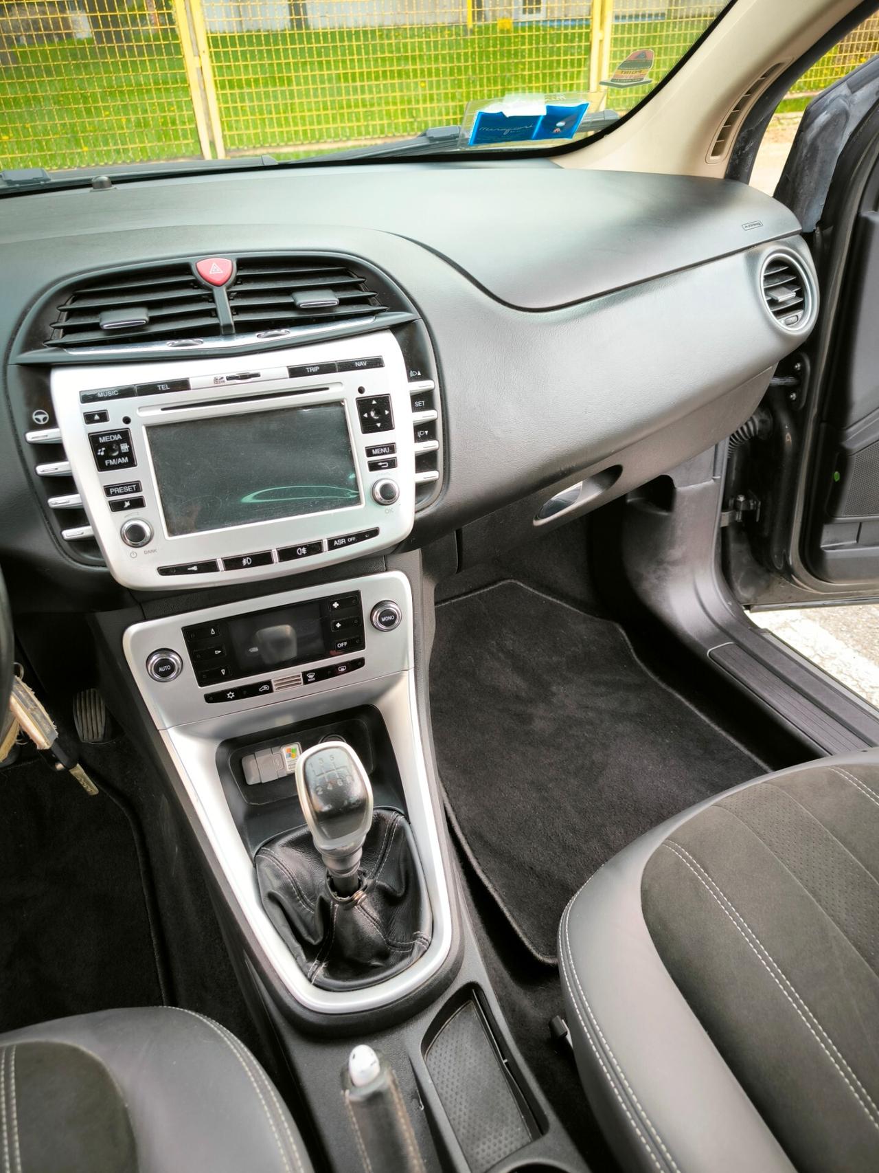 Lancia Delta 1.6 MJT DPF Platino